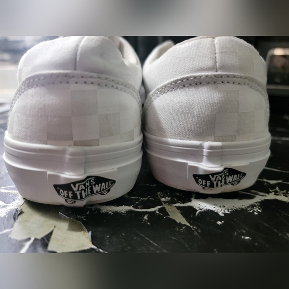 Vans White Canvas Sneakers Classic Style - Picture 2 of 5